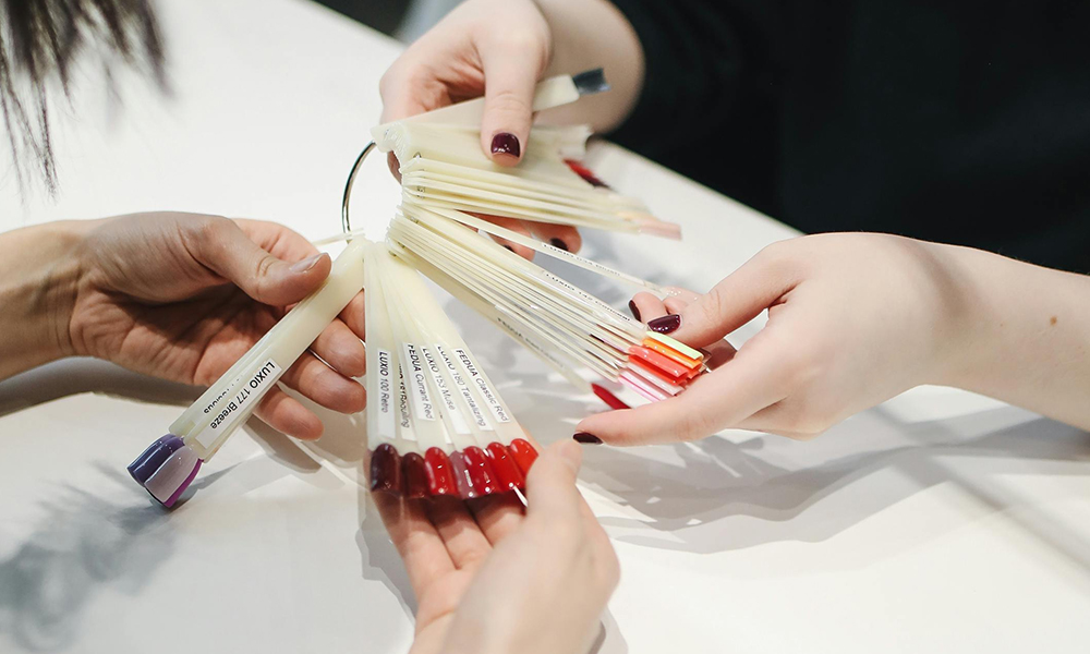 Create a Functional Nail Space: Nail Table, Chair, and Trolley Set